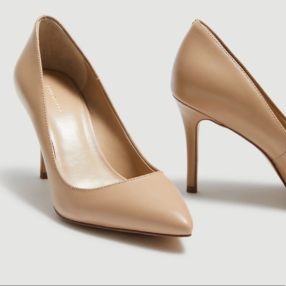 New Ann Taylor size 7 camel Mila Leather Pump- Missy